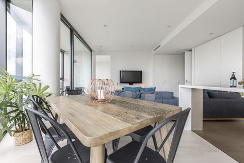 Unbridled City & River Views - New Castle Holiday 2