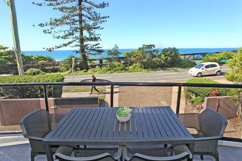 Unit 1 Phoenix Apartments, Coolum Beach - New Castle Holiday 0
