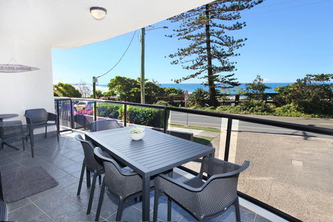 Unit 1 Phoenix Apartments, Coolum Beach - New Castle Holiday 1