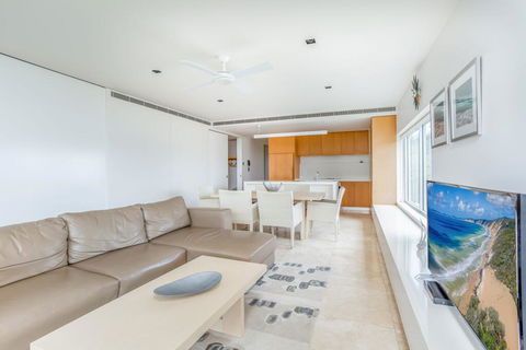 Unit 101 Plantation Resort - Rainbow Beach, Plantation Resort, Second Floor, Aircon, Pool, Spa - New Castle Holiday 3