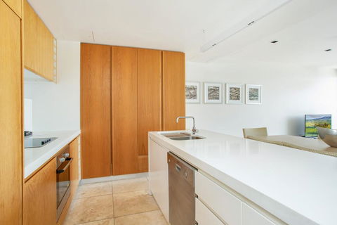 Unit 101 Plantation Resort - Rainbow Beach, Plantation Resort, Second Floor, Aircon, Pool, Spa - New Castle Holiday 1