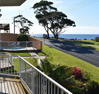 Unit 2 Ballingalla Apartments - New Castle Holiday