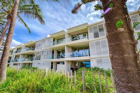Unit 206 Plantation, Rainbow Beach, Incredible Views, Top Floor, Ocean Facing - New Castle Holiday 1