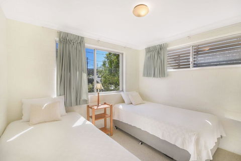 Unit 3 At 4 Pelican Street, Peregian Beach, Noosa Shire - New Castle Holiday 2