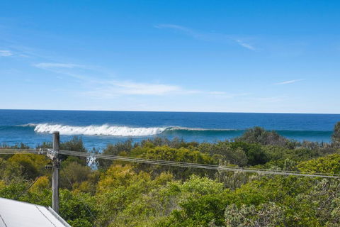 Unit 3 At 4 Pelican Street, Peregian Beach, Noosa Shire - New Castle Holiday 0