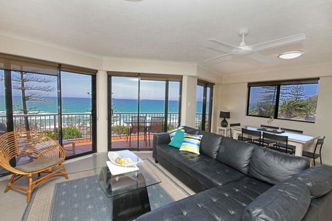 Unit 3, The Rocks, 1746 David Low Way Coolum Beach - 500 BOND - New Castle Holiday 3