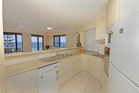 Unit 3, The Rocks, 1746 David Low Way Coolum Beach - 500 BOND - New Castle Holiday 2