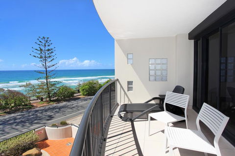Unit 4, The Rocks, 1746 David Low Way Coolum Beach - 500 Bond - New Castle Holiday 1