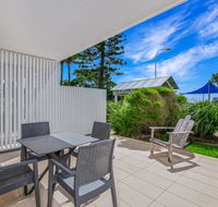 Unit 7 Plantation Resort - Rainbow Beach Air conditioned Pool and outdoor spa Plantation Resort - New Castle Holiday