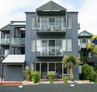 Unit 9 Bellevue - New Castle Holiday