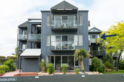Unit 9 Bellevue - New Castle Holiday 0