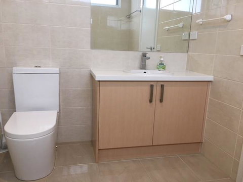 Unit2B - New Castle Holiday 2