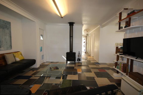 Up-cycle House Blackheath - New Castle Holiday 1