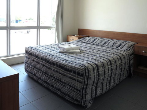 Upper Ross Hotel - New Castle Holiday 1