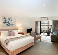 Urban Rest - York St SB - New Castle Holiday