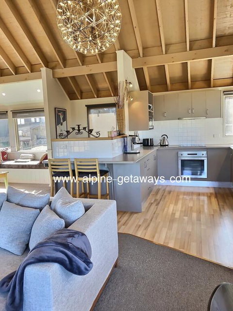 Vertical Limit - New Castle Holiday 3