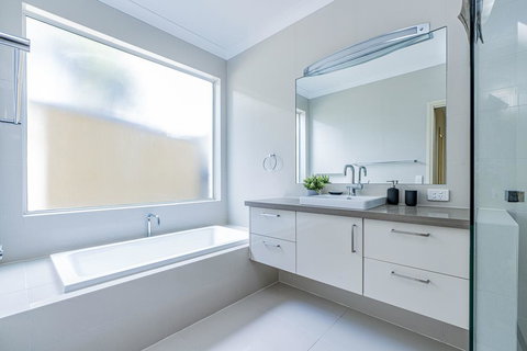 VIEWS FOREVER - INVERLOCH - New Castle Holiday 3