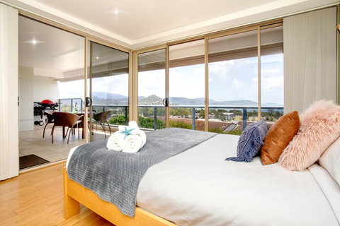 VIEWS ON ELSHEBY - New Castle Holiday 1