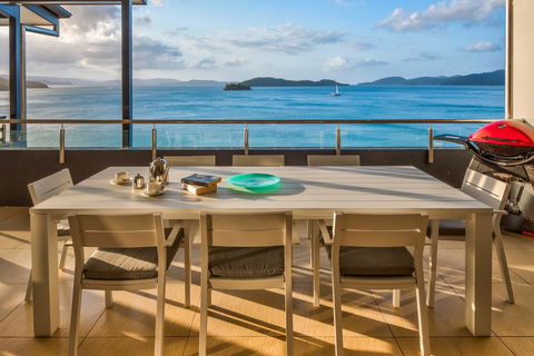 Villa 16 The Edge On Hamilton Island - New Castle Holiday 3