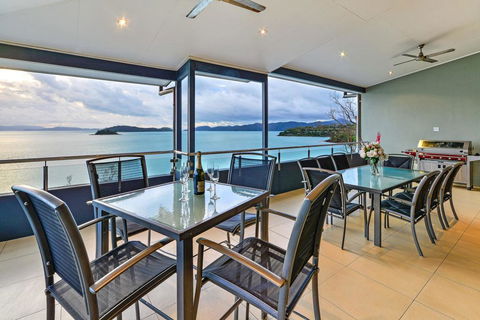 Villa 12 The Edge On Hamilton Island - New Castle Holiday 0