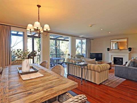 Villa 3br Beaujolais Luxe + Style Resort Condo Located Within Cypress Lakes Resort (nothing Is More Central) - New Castle Holiday 0