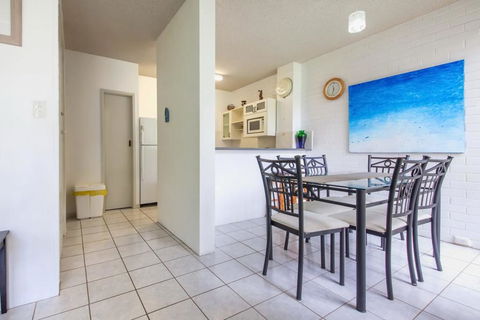 Villa Ellisa, Unit 1/10 Columbia Close - New Castle Holiday 3
