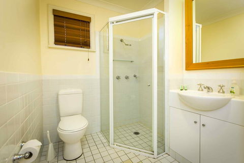 Villa Grenache - New Castle Holiday 3