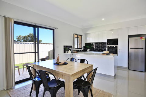 Villa Mare @ Culburra - 4 Mins To Beach - New Castle Holiday 2