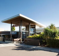 Villa Noosa Hotel - New Castle Holiday