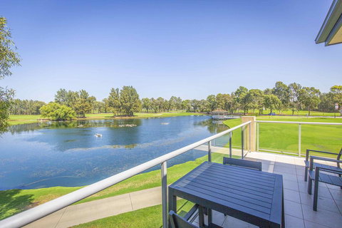 Villa On The Green - New Castle Holiday 2