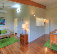 Village Stays Coldstream Gallery Apartment - New Castle Holiday