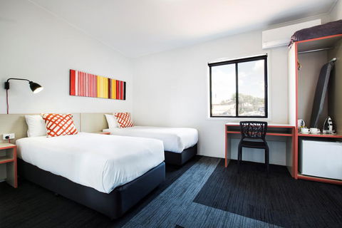 Villawood Hotel - New Castle Holiday 2
