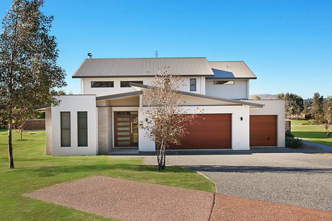 Vineyard Views - New Castle Holiday 0