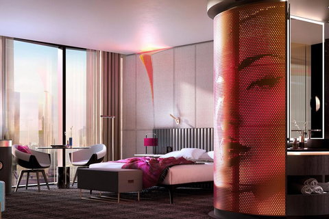 W Melbourne - New Castle Holiday 0