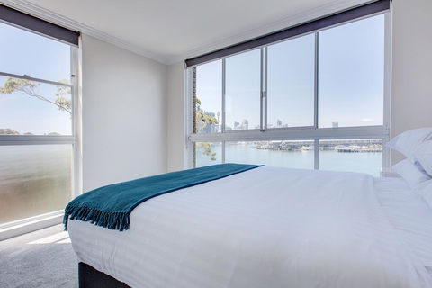 Wake Up To Sydney Harbour - New Castle Holiday 3