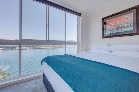 Wake Up To Sydney Harbour - New Castle Holiday 1