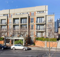 Walk to the MCG The Tan Botanic gardens  train - New Castle Holiday