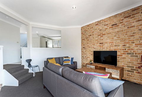 Wallawa Road 2/35A - New Castle Holiday 3
