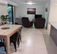 Waratah and Wattle Apartments - New Castle Holiday