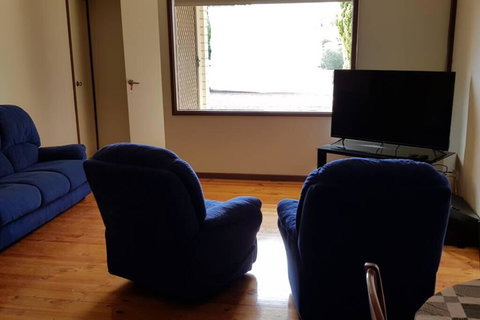 Warmont Apartments Self Contained Home - New Castle Holiday 3