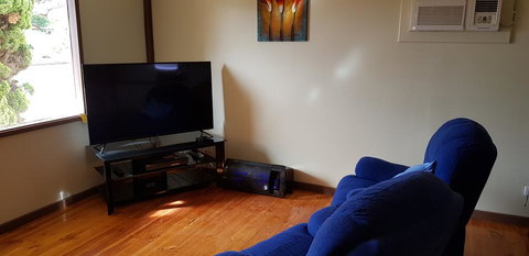 Warmont Apartments Self Contained Home - New Castle Holiday 0