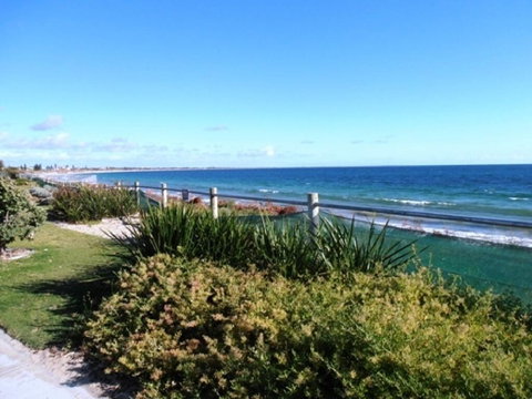 Warnbro Beach Family Accommodation - New Castle Holiday 3