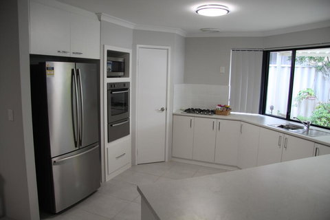 Warnbro Beach Family Accommodation - New Castle Holiday 1