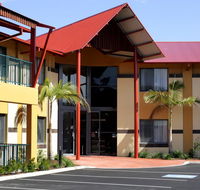Warners at the Bay - New Castle Holiday