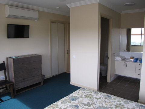 Warrawong Lodge - New Castle Holiday 1