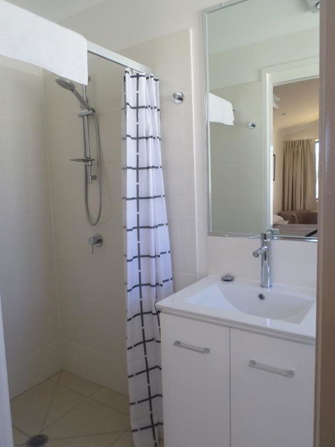 Warrego Hotel Motel Cunnamulla - New Castle Holiday 1