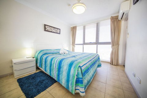 Warringa Surf Holiday Apartments - New Castle Holiday 1