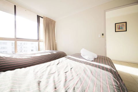 Warringa Surf Holiday Apartments - New Castle Holiday 2