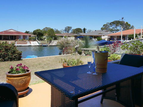 Waterfront Haven With Jetty, Mooring And WiFI - New Castle Holiday 0