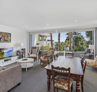 Waterfront resort living with space for the family - New Castle Holiday